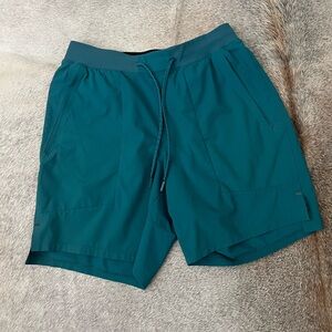 Lulu License to Train Linerless Short 7" (EC)